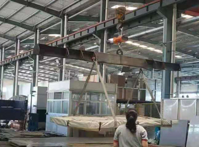 密閉式冷卻塔生產(chǎn)車(chē)間實(shí)拍